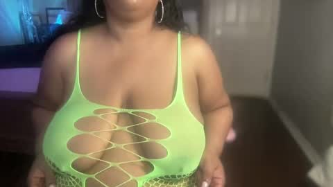 Snapshot of meetsouthernpeach chatting on February 23, 3:56 am Southern Peach online show from February 23, 3:56 am