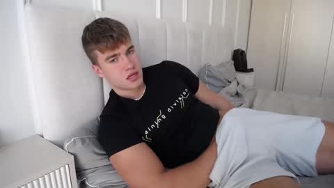 Max online show from October 20, 12:54 pm