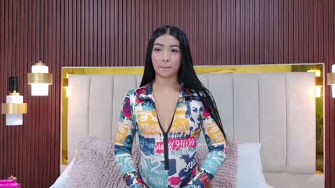 Carolina Paez online show from June 2, 12:29 pm