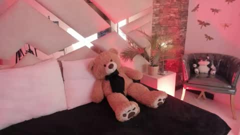     online show from January 13, 1:19 pm