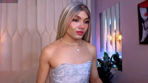 megan do santos online show from April 15, 8:09 pm