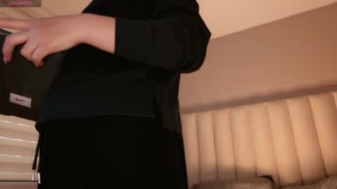     online show from October 14, 11:57 am