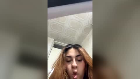                 Laura                 online show from July 4, 1:42 am
