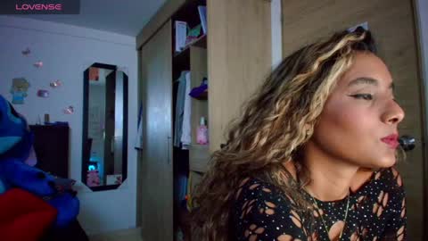 M E G A N   online show from April 9, 6:19 am