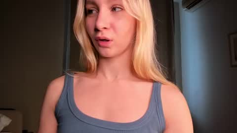 Elly online show from July 10, 1:27 pm