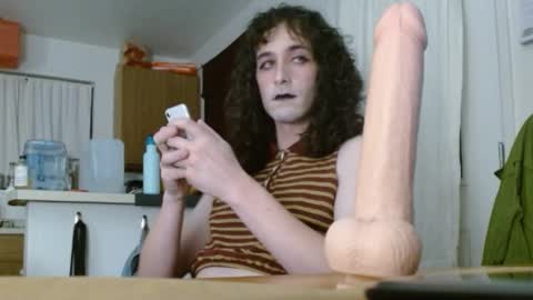 meganmars online show from January 4, 8:28 am