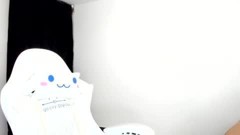 Megan online show from April 27, 6:33 am