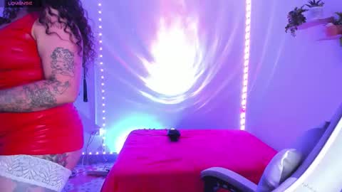 Snapshot of meggan_millerr chatting on October 3, 11:24 pm   online show from October 3, 11:24 pm