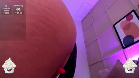 Melvis online show from December 19, 2:56 pm