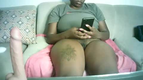 pretty online show from September 17, 6:33 pm