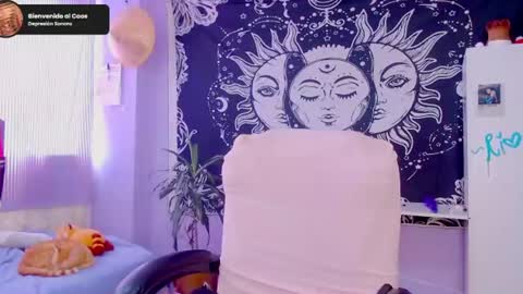 Melissa  -  -  Please help me to reach 100 thumbs up online show from August 3, 6:36 pm