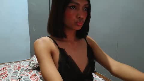 melahnie051002 online show from November 11, 2:36 am