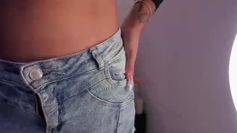 melan_owen online show from August 3, 4:35 pm