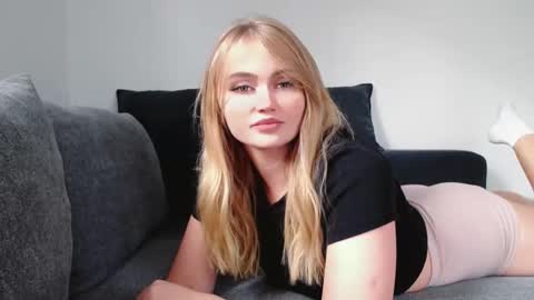 Melania online show from October 1, 12:59 pm