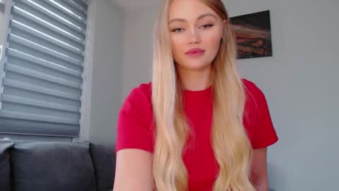 Melania online show from November 25, 12:26 pm