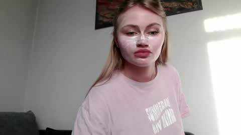 Melania online show from January 28, 11:28 am