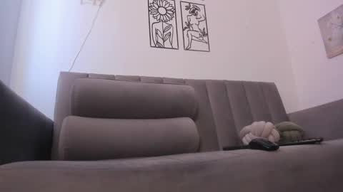 melani greyy online show from December 13, 9:43 pm