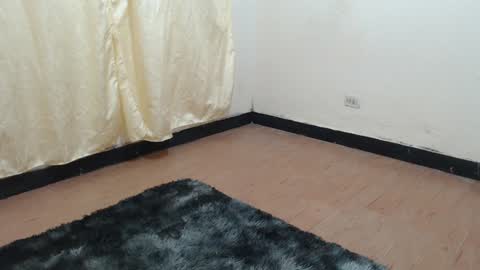 Melanie roux  online show from February 2, 4:11 pm