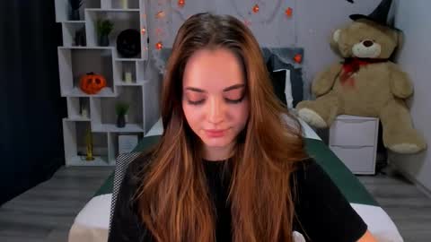 MelanieAlves online show from October 14, 1:25 pm