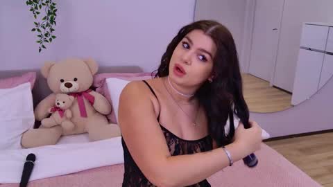 Melanie online show from September 23, 6:14 pm