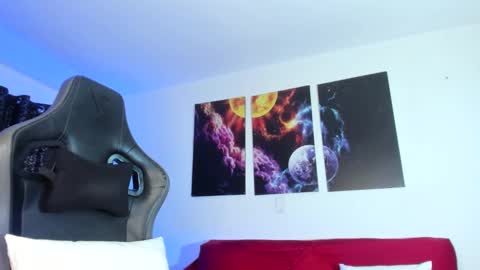 melannia_hills online show from February 20, 9:55 am