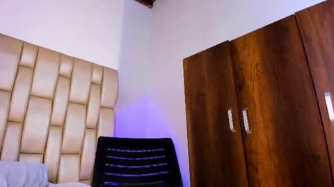 Melany online show from August 6, 3:54 pm