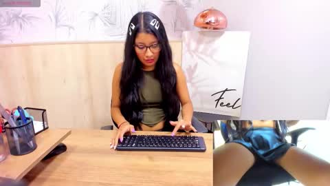 Melany online show from November 13, 8:33 pm