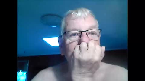melbourne000 online show from May 5, 4:52 am