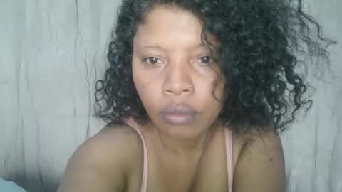 Snapshot of meld2599 chatting on October 18, 5:44 am meld2599 online show from October 18, 5:44 am