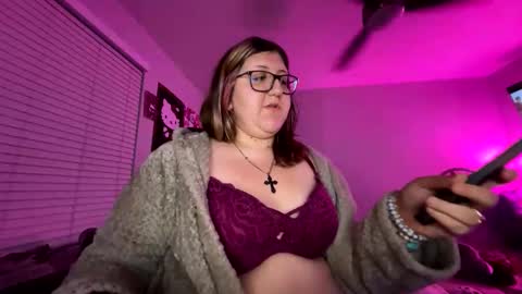 melfme23 online show from December 1, 3:48 am