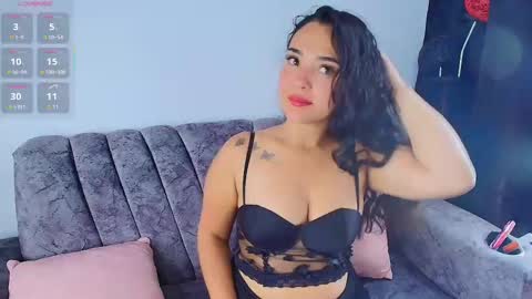    Independent model online show from October 16, 3:28 am