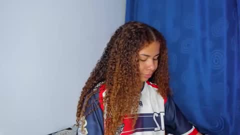 M E L I N A  online show from March 7, 9:15 pm