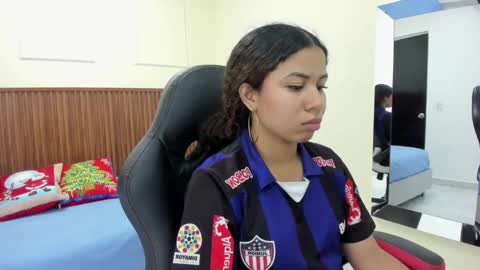 M E L I N A  online show from December 16, 7:31 pm