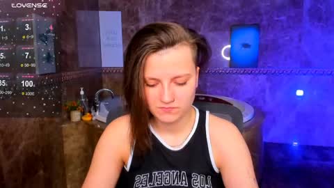Melinda online show from May 15, 2:31 am