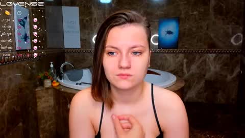 Melinda online show from December 2, 1:37 am