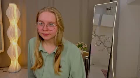 Alice - online show from March 31, 7:14 pm