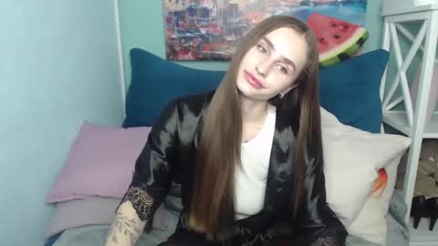 melisareu online show from December 9, 5:40 am