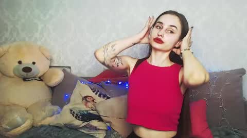melisareu online show from December 15, 1:54 pm