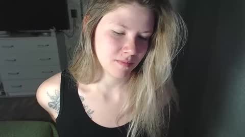 Snapshot of melissa__ray chatting on February 26, 5:21 pm Melissa  Ray online show from February 26, 5:21 pm