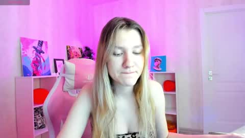 melissa_moooree online show from February 28, 2:42 pm