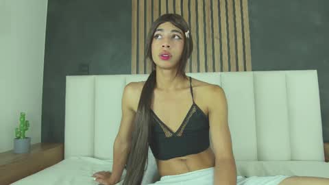 Melissa  online show from February 27, 10:01 am