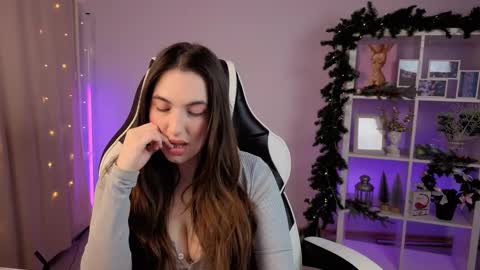 Melissa online show from February 13, 6:39 am