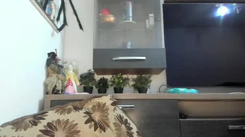 MellyMell  online show from February 25, 2:25 am