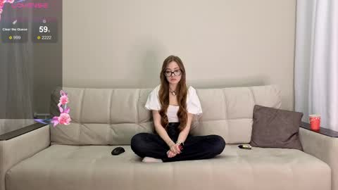 melliscute online show from April 2, 4:47 pm