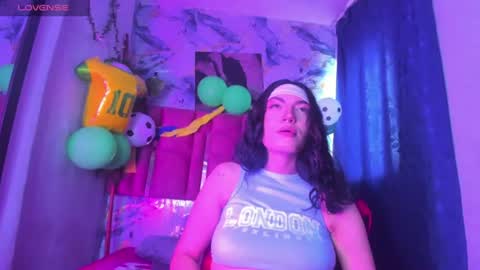 melllks online show from July 16, 3:37 pm