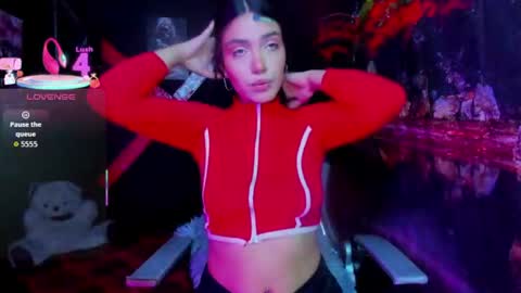 melllks online show from August 4, 1:18 pm