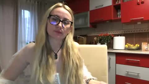 Melly online show from December 17, 7:59 am