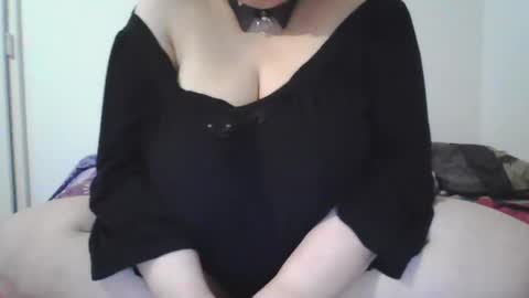 melobigboobs online show from January 6, 9:22 pm