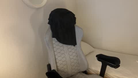 Melodicass online show from February 12, 1:20 am