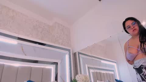 melodycharlotte online show from December 3, 12:17 pm